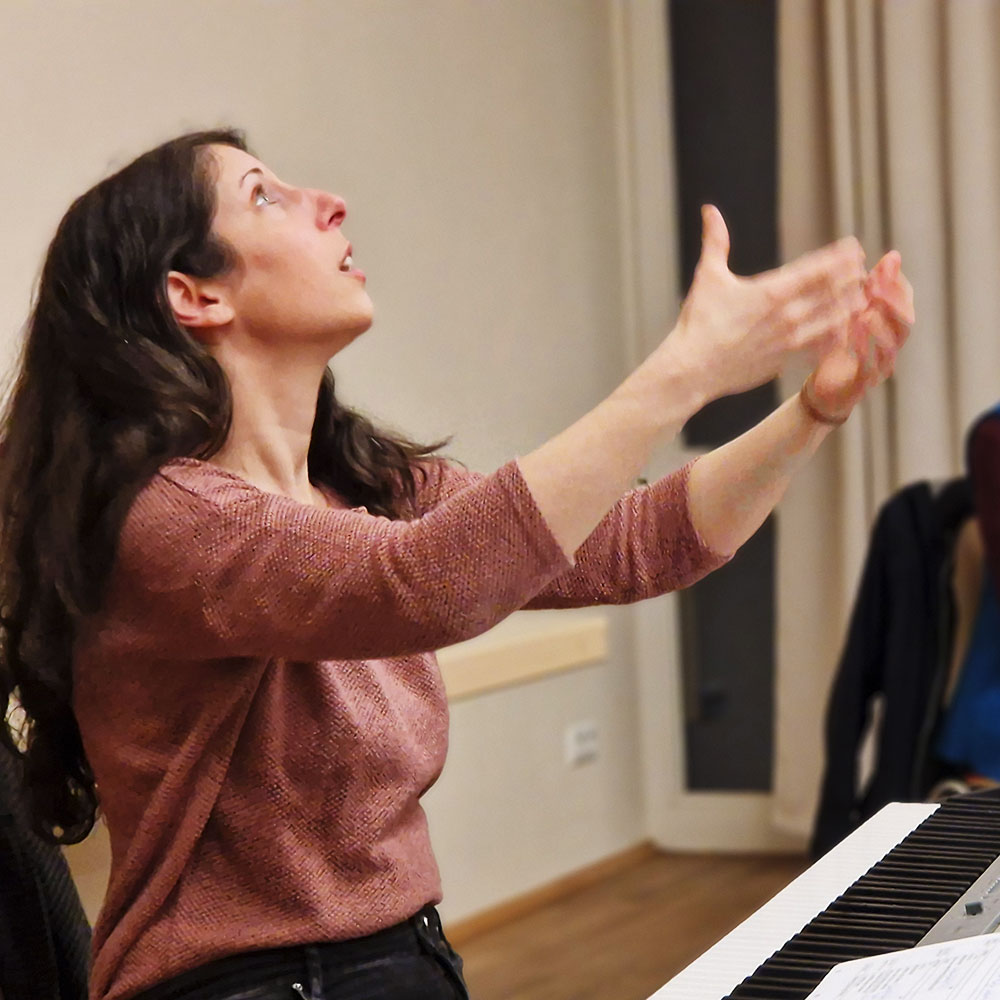 Yael dirigiert